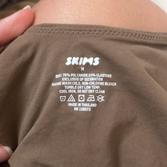 Skims bodysuit size M - Picture 4 of 4